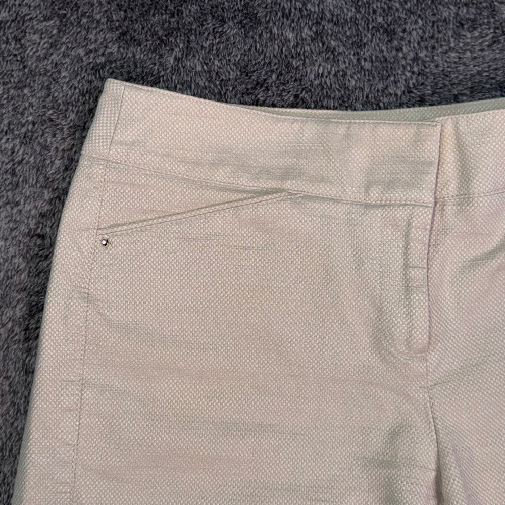 White‎ House Black Market Shorts Womens 2 Cream Textured Cuffed Low Rise Neutral - Picture 3 of 13
